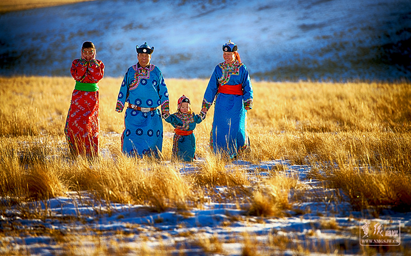 牡丹姑娘的一家-郭峻枫