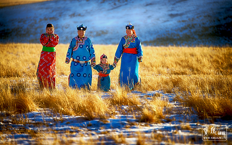 牡丹姑娘的一家-郭峻枫