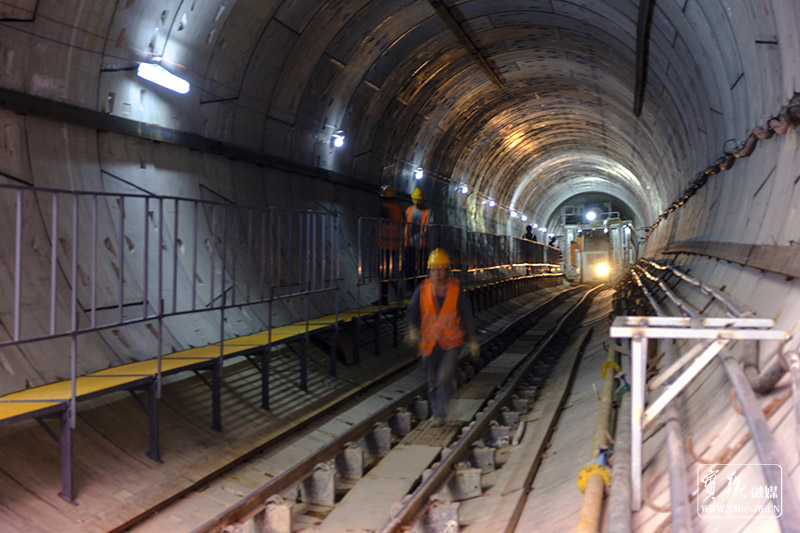 组照3《建设中的呼和浩特地铁》纪实类余辉